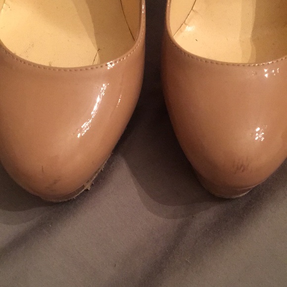 Christian Louboutin - Picture 4 of 5